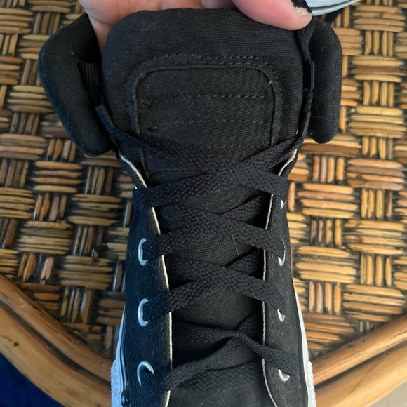 Low Top Converse - Picture 4 of 6